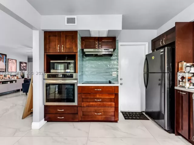 3-bedroom home for sale in Hollywood - 1019 S 29th Ave - MondialRealty