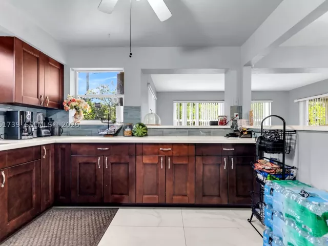 3-bedroom home for sale in Hollywood - 1019 S 29th Ave - MondialRealty