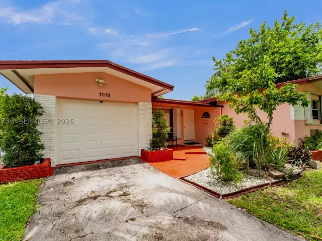 3-bedroom home for sale in Hollywood - 1019 S 29th Ave - MondialRealty