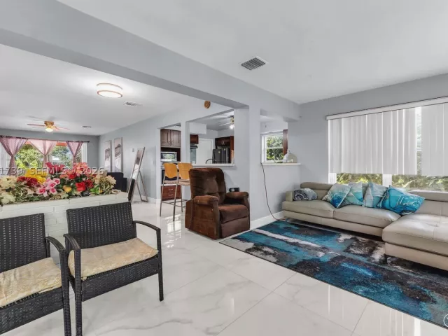 3-bedroom home for sale in Hollywood - 1019 S 29th Ave - MondialRealty