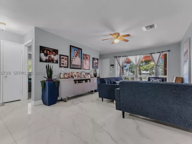3-bedroom home for sale in Hollywood - 1019 S 29th Ave - MondialRealty