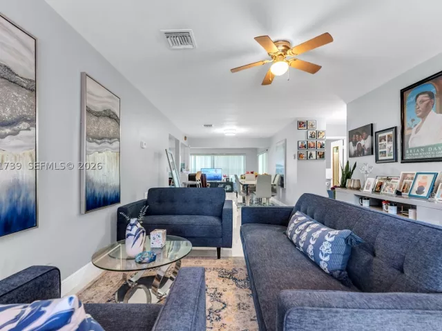 3-bedroom home for sale in Hollywood - 1019 S 29th Ave - MondialRealty