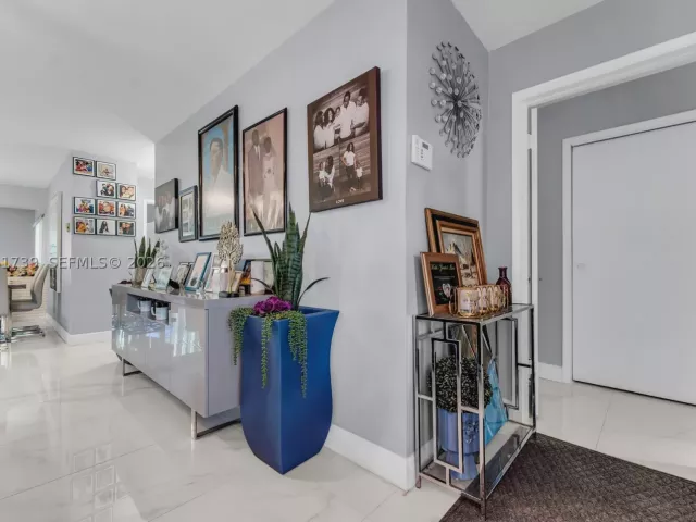3-bedroom home for sale in Hollywood - 1019 S 29th Ave - MondialRealty