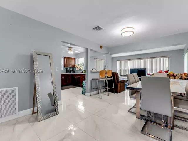3-bedroom home for sale in Hollywood - 1019 S 29th Ave - MondialRealty