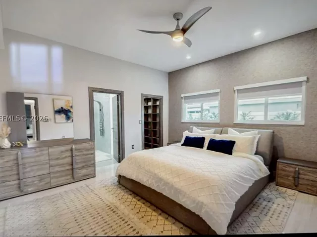 4-bedroom home for rent in Miami - 2335 NE 194th St - MondialRealty