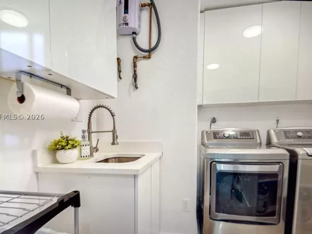4-bedroom home for rent in Miami - 2335 NE 194th St - MondialRealty