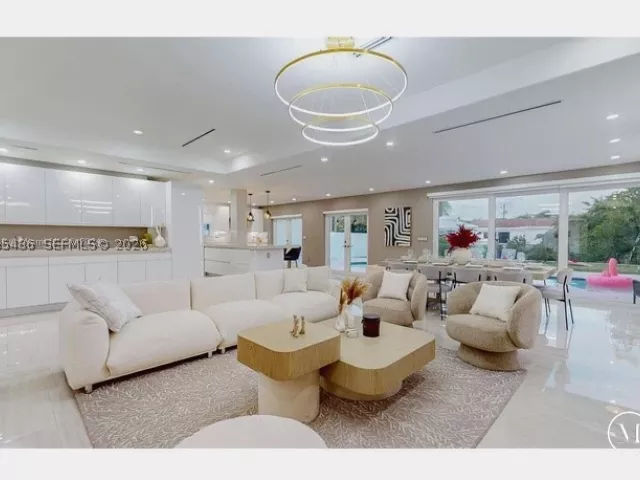 4-bedroom home for rent in Miami - 2335 NE 194th St - MondialRealty