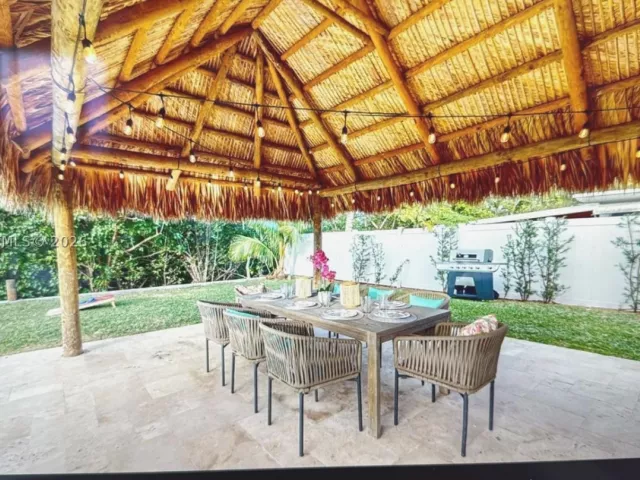 4-bedroom home for rent in Miami - 2335 NE 194th St - MondialRealty