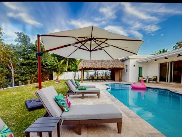 4-bedroom home for rent in Miami - 2335 NE 194th St - MondialRealty