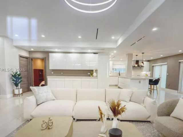4-bedroom home for rent in Miami - 2335 NE 194th St - MondialRealty