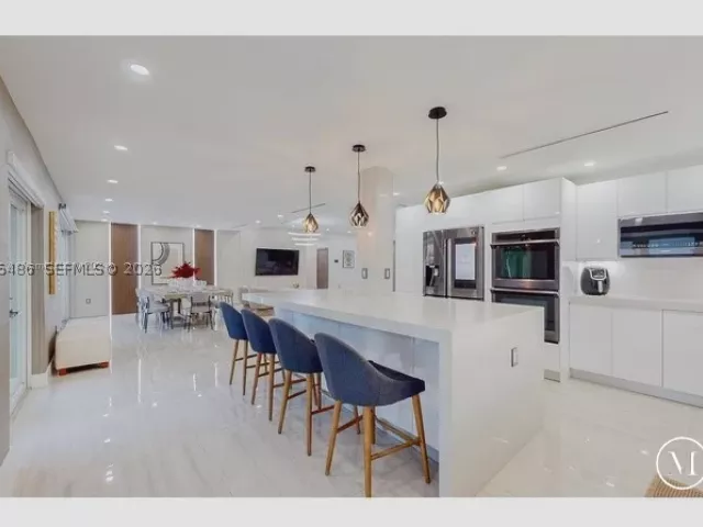 4-bedroom home for rent in Miami - 2335 NE 194th St - MondialRealty
