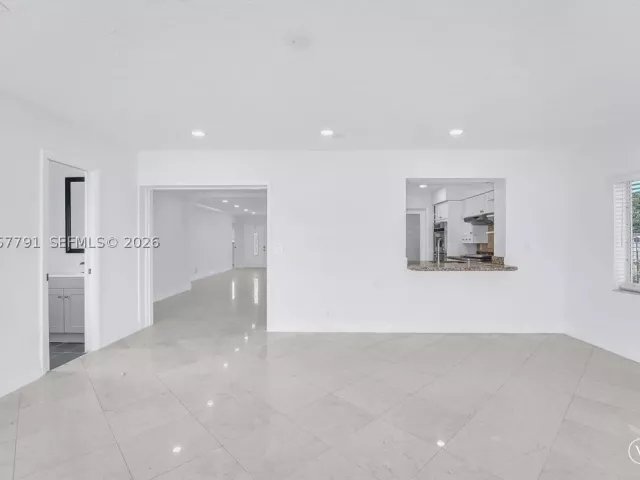 3-bedroom home for sale in Hollywood - 2005 N 36th Ave - MondialRealty