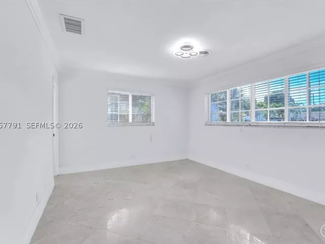 3-bedroom home for sale in Hollywood - 2005 N 36th Ave - MondialRealty