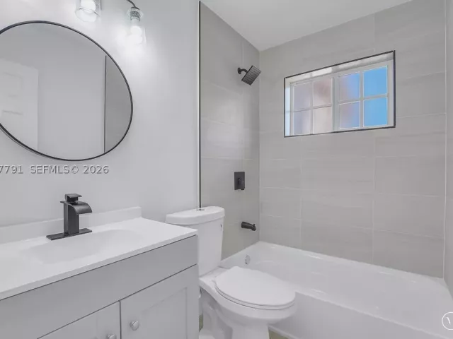3-bedroom home for sale in Hollywood - 2005 N 36th Ave - MondialRealty