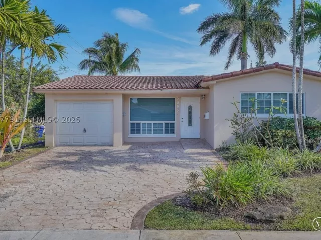 3-bedroom home for sale in Hollywood - 2005 N 36th Ave - MondialRealty