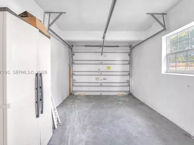 3-bedroom home for sale in Hollywood - 2005 N 36th Ave - MondialRealty