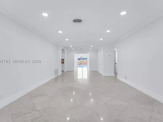 3-bedroom home for sale in Hollywood - 2005 N 36th Ave - MondialRealty