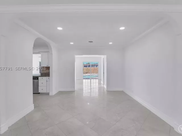 3-bedroom home for sale in Hollywood - 2005 N 36th Ave - MondialRealty