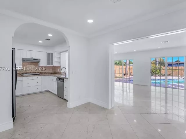 3-bedroom home for sale in Hollywood - 2005 N 36th Ave - MondialRealty