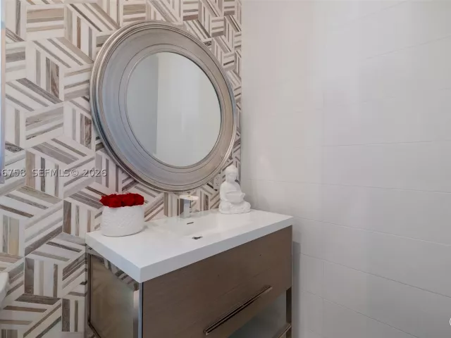 4-bedroom home for sale in Miami - 3585 SW 129th Ave - MondialRealty