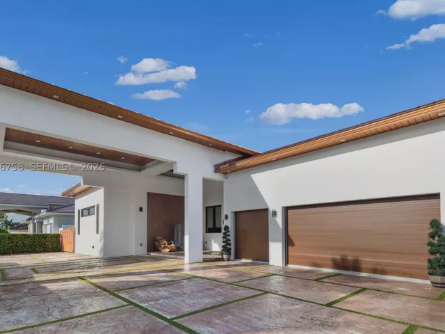 4-bedroom home for sale in Miami - 3585 SW 129th Ave - MondialRealty