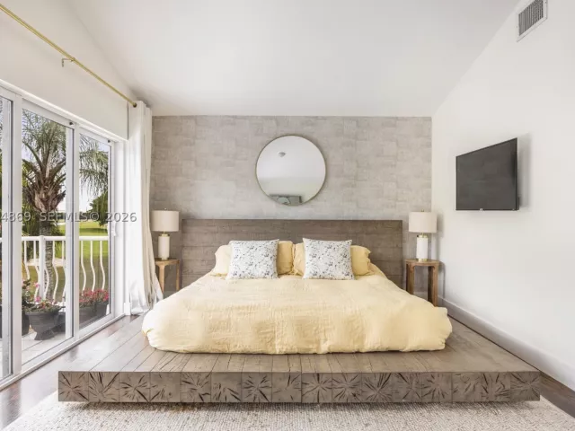 4-bedroom home for rent in Doral - 5230 NW 104th Ct - MondialRealty