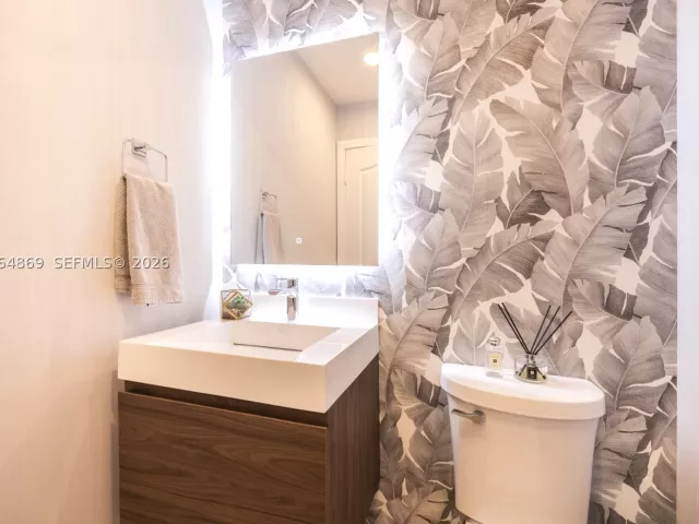 4-bedroom home for rent in Doral - 5230 NW 104th Ct - MondialRealty