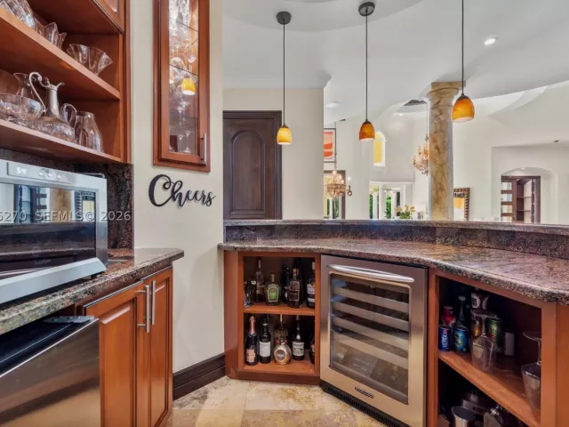 5-bedroom home for sale in Miami - 9245 SW 93rd Ave - MondialRealty