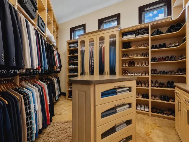5-bedroom home for sale in Miami - 9245 SW 93rd Ave - MondialRealty