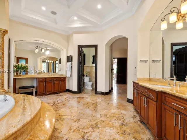 5-bedroom home for sale in Miami - 9245 SW 93rd Ave - MondialRealty