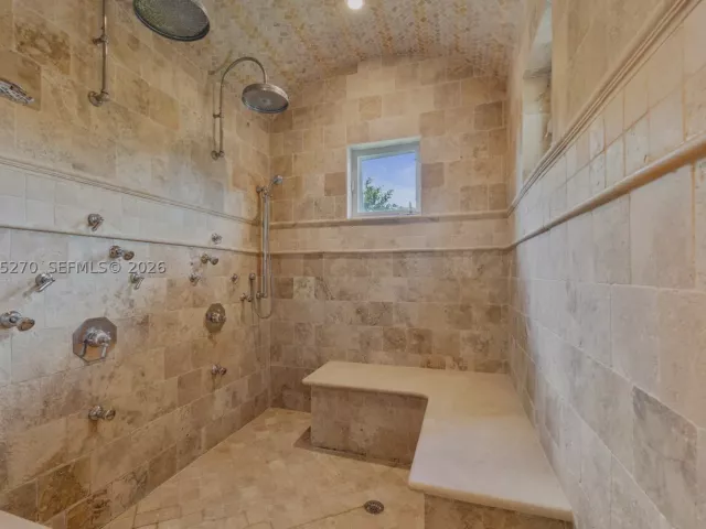 5-bedroom home for sale in Miami - 9245 SW 93rd Ave - MondialRealty