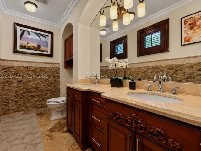 5-bedroom home for sale in Miami - 9245 SW 93rd Ave - MondialRealty
