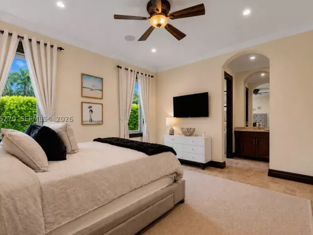 5-bedroom home for sale in Miami - 9245 SW 93rd Ave - MondialRealty