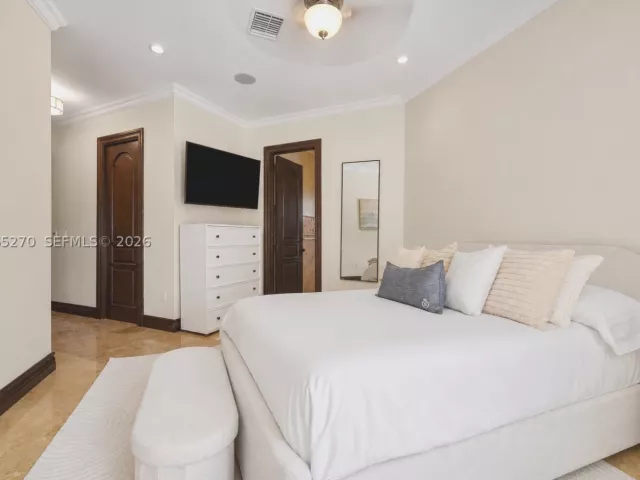5-bedroom home for sale in Miami - 9245 SW 93rd Ave - MondialRealty