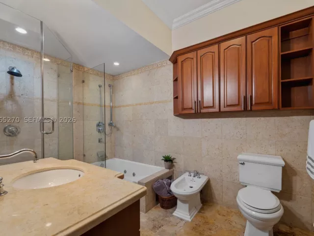 5-bedroom home for sale in Miami - 9245 SW 93rd Ave - MondialRealty