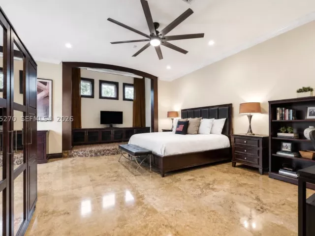 5-bedroom home for sale in Miami - 9245 SW 93rd Ave - MondialRealty