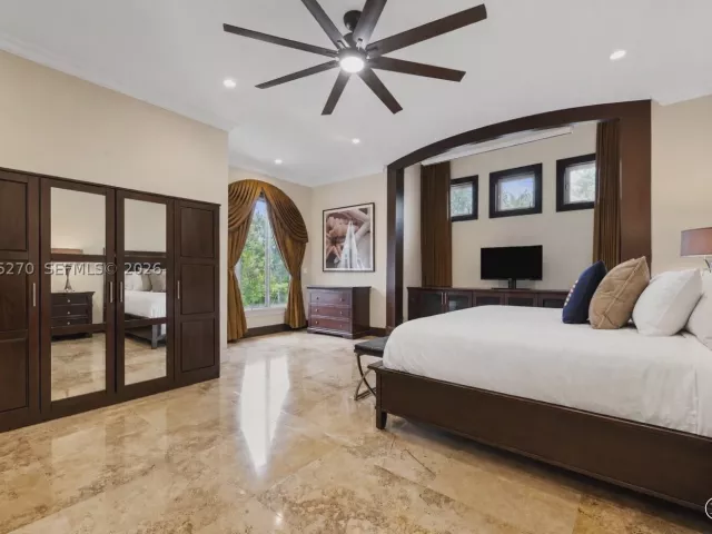 5-bedroom home for sale in Miami - 9245 SW 93rd Ave - MondialRealty