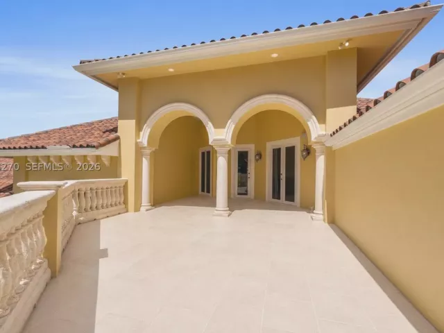 5-bedroom home for sale in Miami - 9245 SW 93rd Ave - MondialRealty