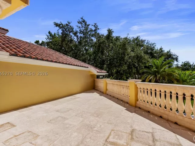 5-bedroom home for sale in Miami - 9245 SW 93rd Ave - MondialRealty