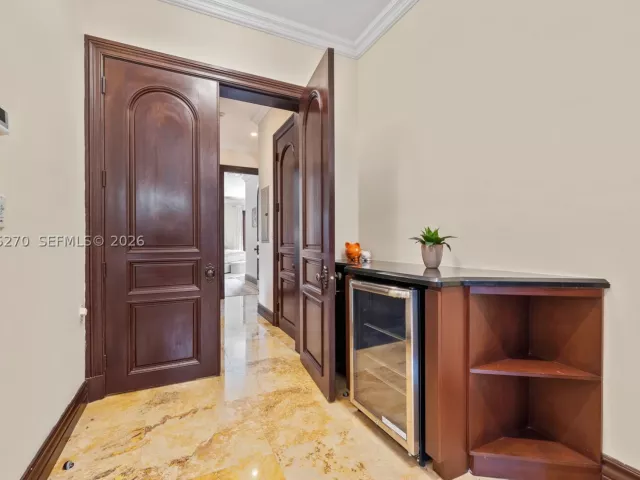 5-bedroom home for sale in Miami - 9245 SW 93rd Ave - MondialRealty