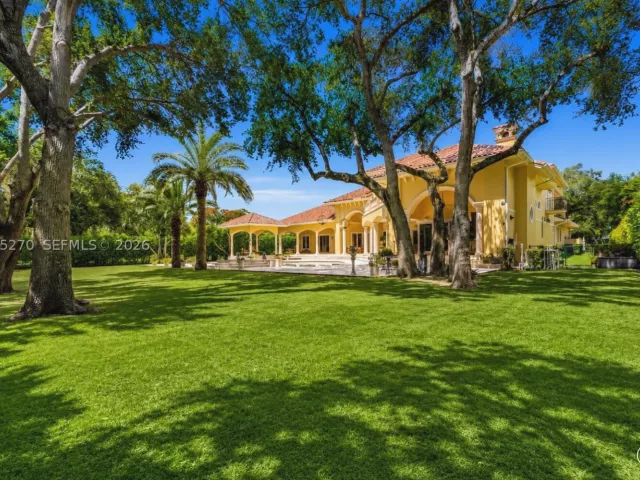 5-bedroom home for sale in Miami - 9245 SW 93rd Ave - MondialRealty