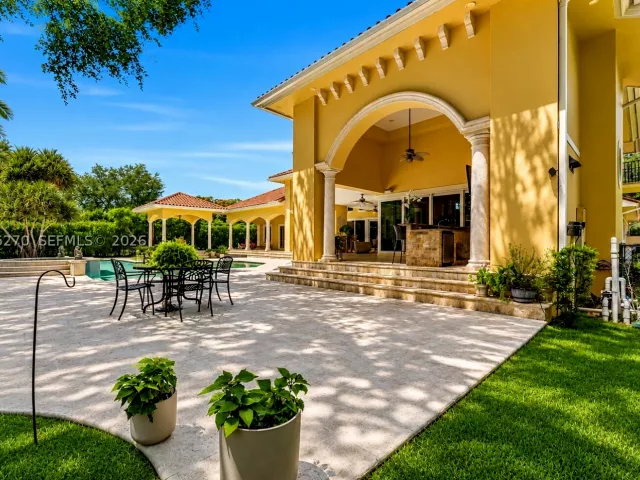 5-bedroom home for sale in Miami - 9245 SW 93rd Ave - MondialRealty