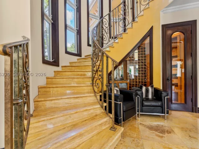 5-bedroom home for sale in Miami - 9245 SW 93rd Ave - MondialRealty