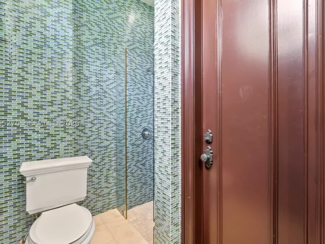 5-bedroom home for sale in Miami - 9245 SW 93rd Ave - MondialRealty