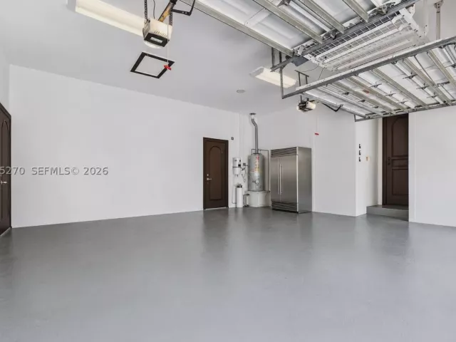 5-bedroom home for sale in Miami - 9245 SW 93rd Ave - MondialRealty