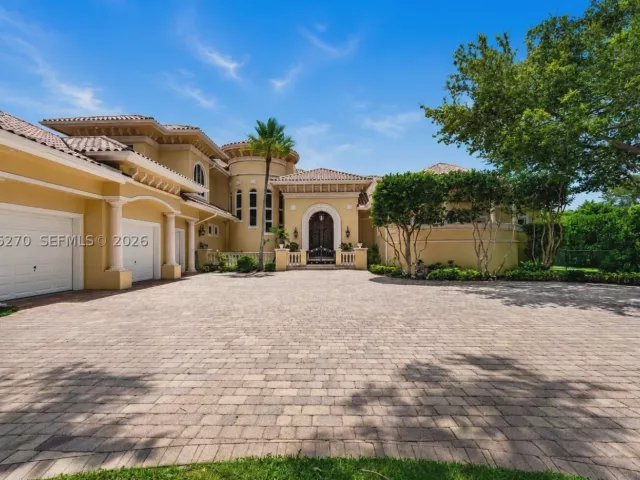 5-bedroom home for sale in Miami - 9245 SW 93rd Ave - MondialRealty