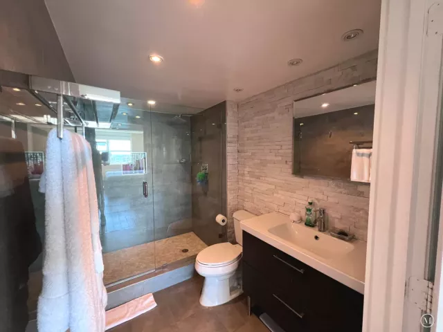 2-bedroom condo for sale in Miami Beach - 90 ALTON Road 2110 - MondialRealty