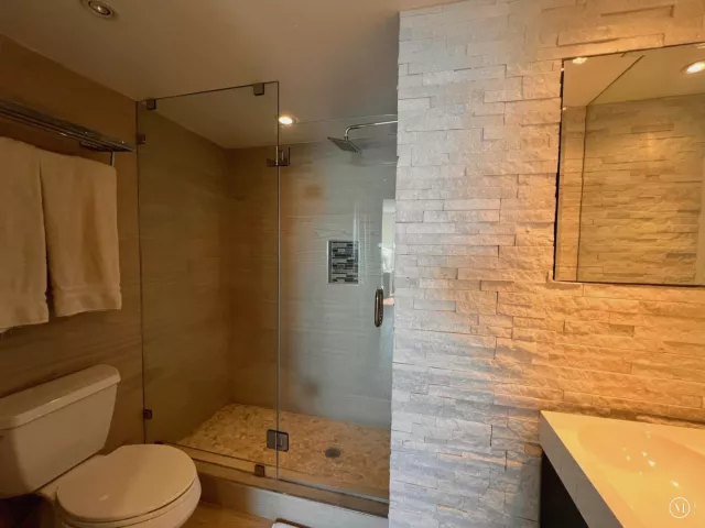 2-bedroom condo for sale in Miami Beach - 90 ALTON Road 2110 - MondialRealty