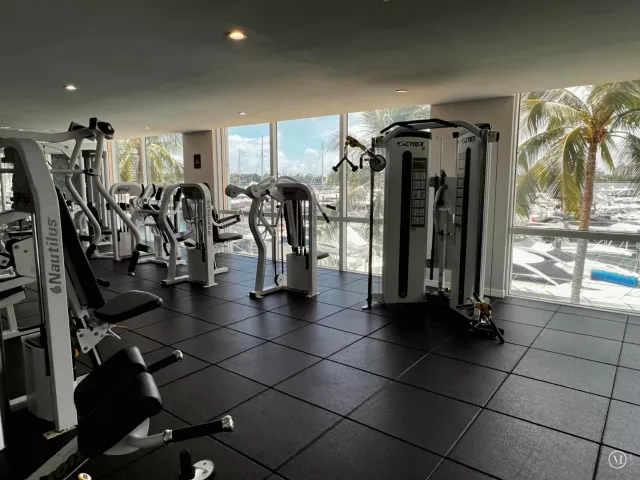 2-bedroom condo for sale in Miami Beach - 90 ALTON Road 2110 - MondialRealty