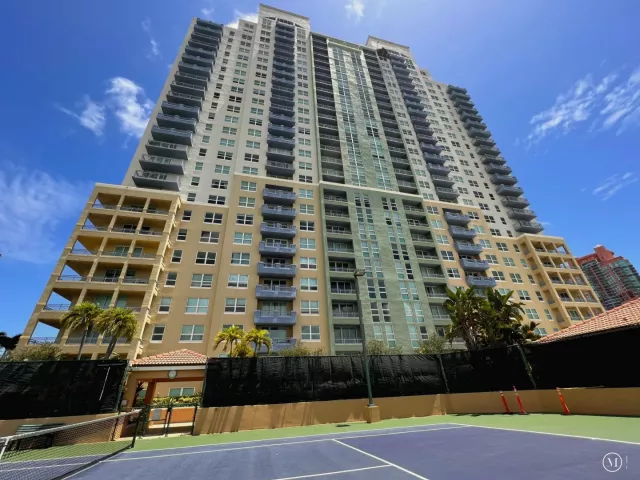 2-bedroom condo for sale in Miami Beach - 90 ALTON Road 2110 - MondialRealty